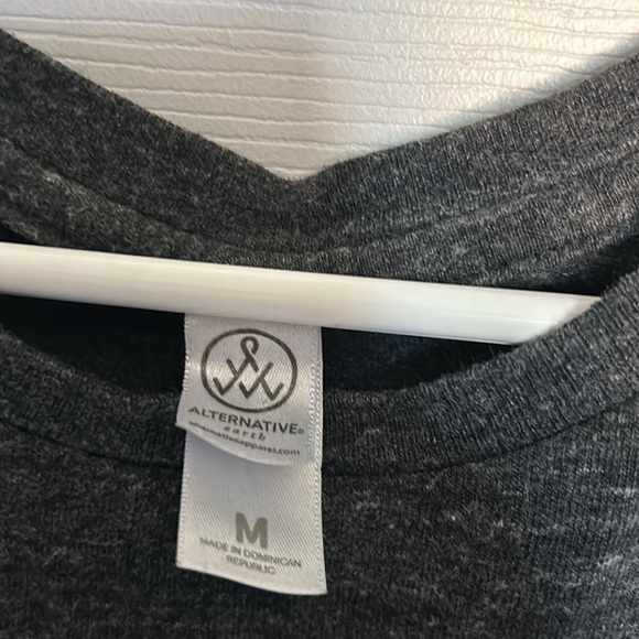 Women long sleeve shirt size Medium - Picture 3 of 4